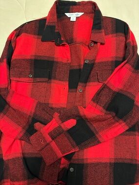Old Navy Women’s Flannel Red and Black Plaid Button-Down Shirt
